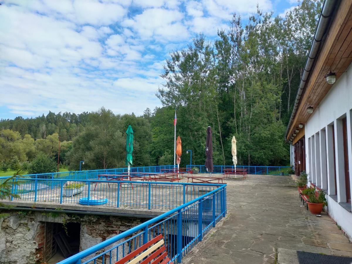 Kemp Na Stare Papirne Dobronice Exterior foto